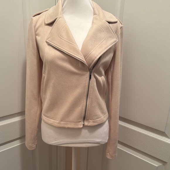 LC Lauren Conrad Jackets & Blazers - LC Lauren Conrad Cream Faux Suede Moto Jacket - Size XS
